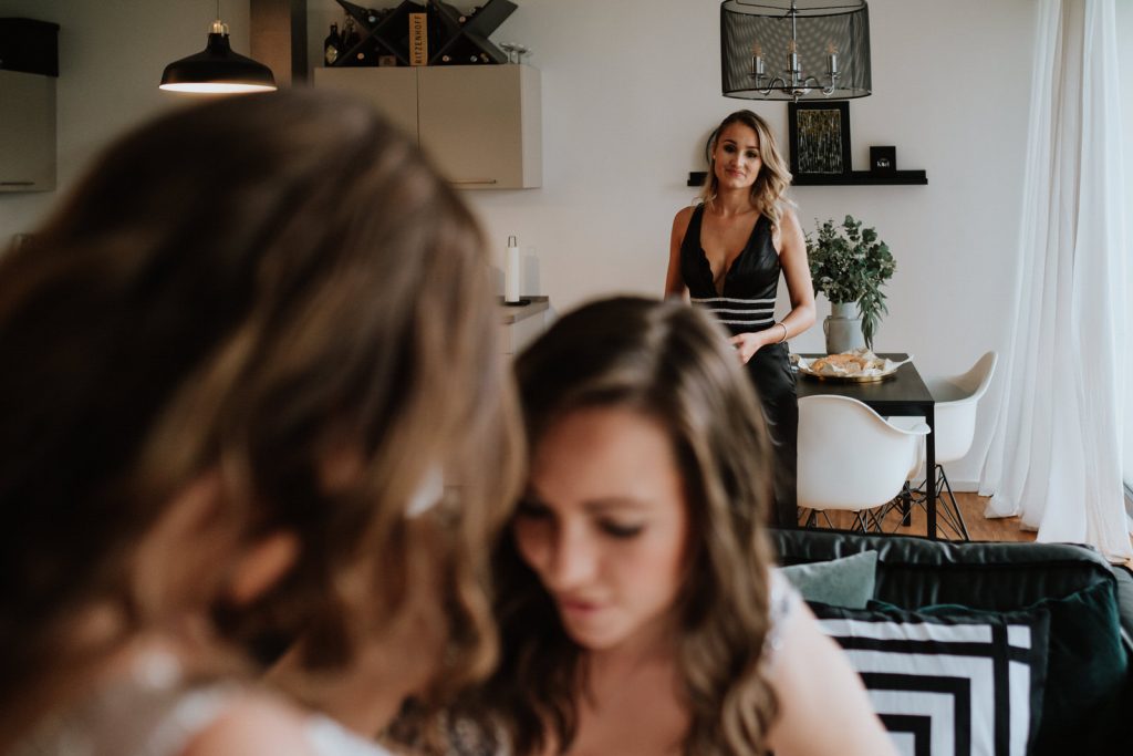 Styling der Braut für Hochzeit in der Hafenkäserei in Münster