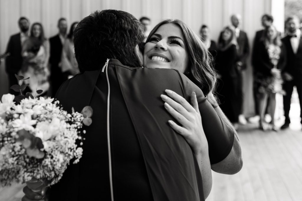 Gratulation nach der freien Trauung i m Schlossgarten